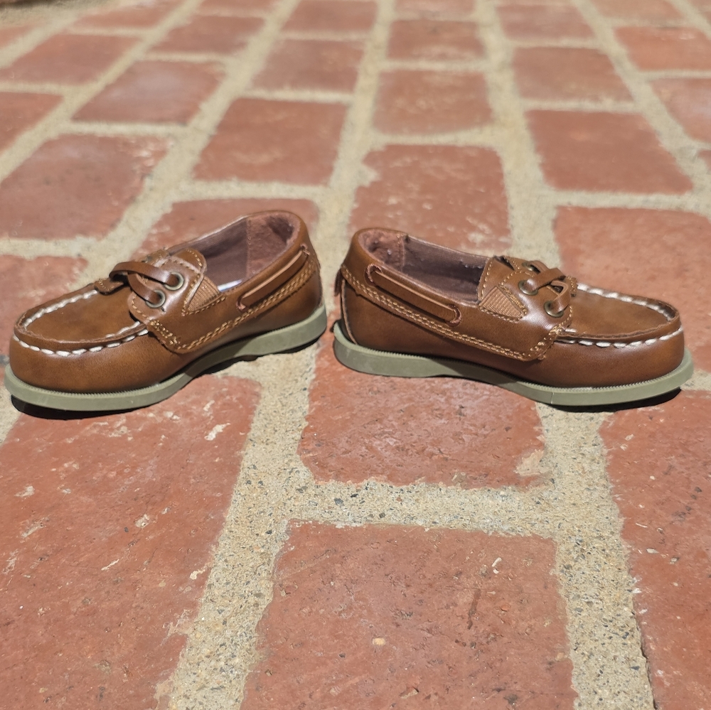 Carters Boat Shoes Boys 6M Brown Dress Shoe Church Wedding Formal Slip On Loafer - Picture 3 of 9